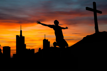 Para Pe. Jose Eduardo de Oliveira e Silva, a união entre filosofia e fé abre caminhos para uma vida mais plena e consciente.