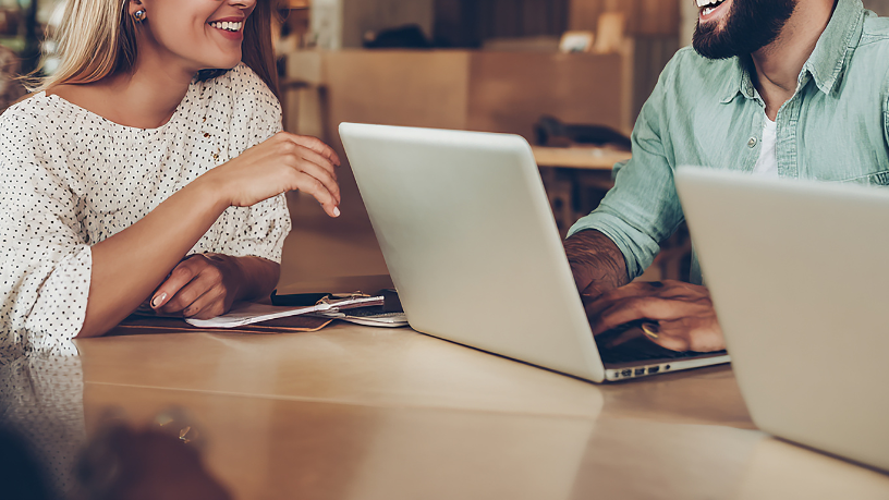 Alex Nabuco dos Santos evidencia como coworkings e modelos híbridos estão moldando os escritórios do futuro.