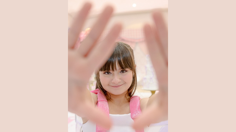 Planejamento com risadas: Juju Teófilo divertiu os seguidores ao comentar suas metas para 2026 em conteúdo da Non Stop. (Créditos: João Bosco Fotografia)