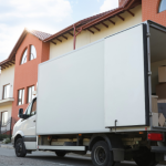 Dicas da Jm Mudanças para transportar geladeira e máquina de lavar sem riscos para você e seu eletrodoméstico.