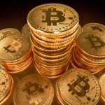 Bitcoin resiste perto de US$ 64 mil enquanto mercado aguarda sinais do Fed