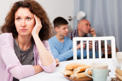 82% das famílias estão endividadas: o que o recorde revela sobre o bolso dos brasileiros em 2026