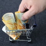 Economia brasileira perde força em junho: o que a queda do IBC-Br pode mudar para emprego, crédito e consumo