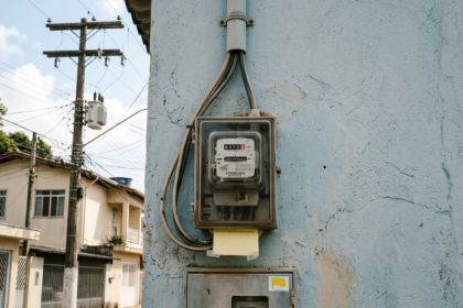 Conta de luz terá cobrança extra em setembro: veja quanto a bandeira amarela pode pesar no bolso dos brasileiros
