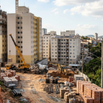 Crédito imobiliário da Caixa cresce 15% e mostra onde o dinheiro está circulando na economia brasileira