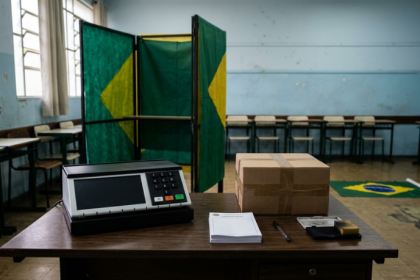 Eleições 2026: entenda quando candidatos e eleitores podem ser presos antes e depois da votação